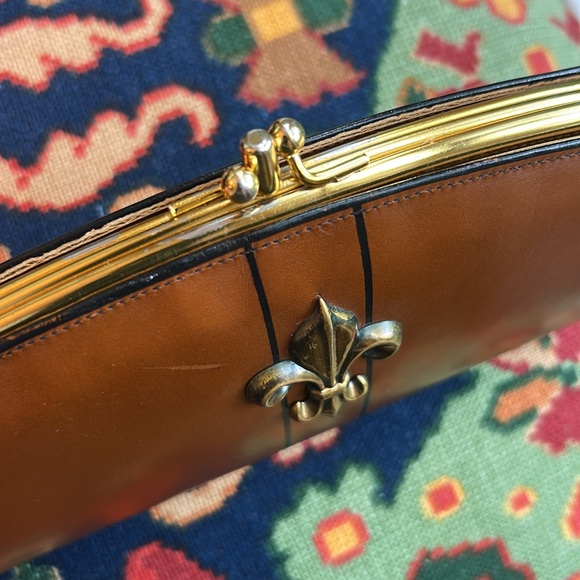Vintage Baronet Brown Leather Clutch Wallet  with Gold Emblem - Picture 5 of 7